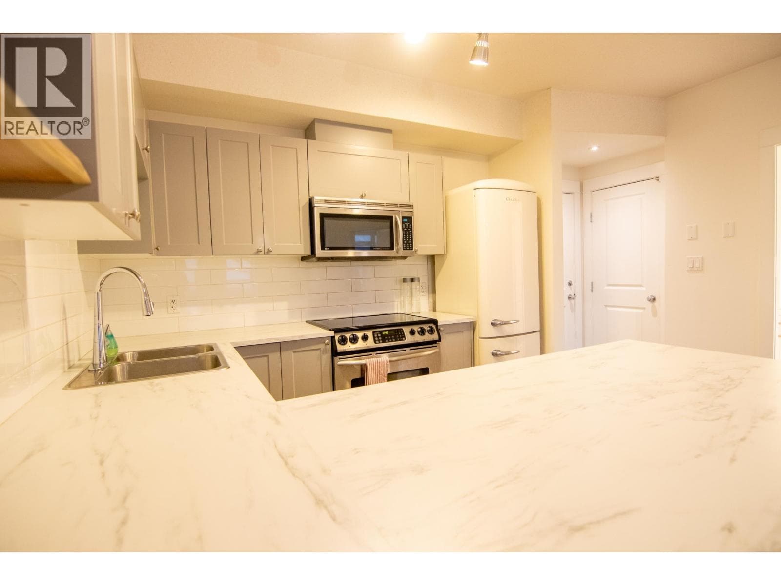 305 7330 ARBUTUS STREET in 