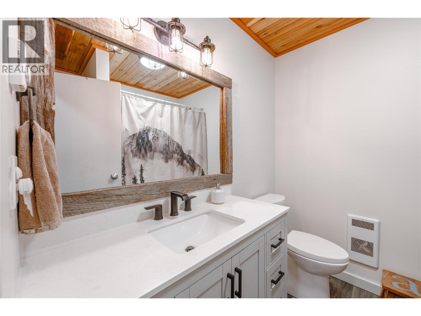 825 Ohlhausen Road, Interior REALTORS® — photo 3