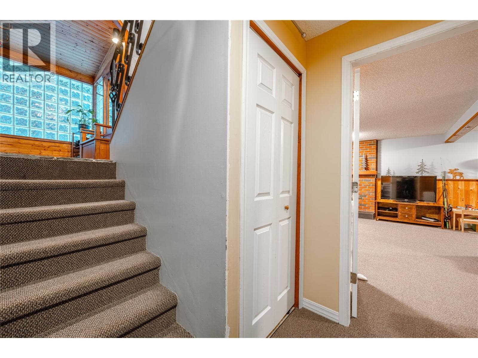 825 Ohlhausen Road, Interior REALTORS® — photo 5