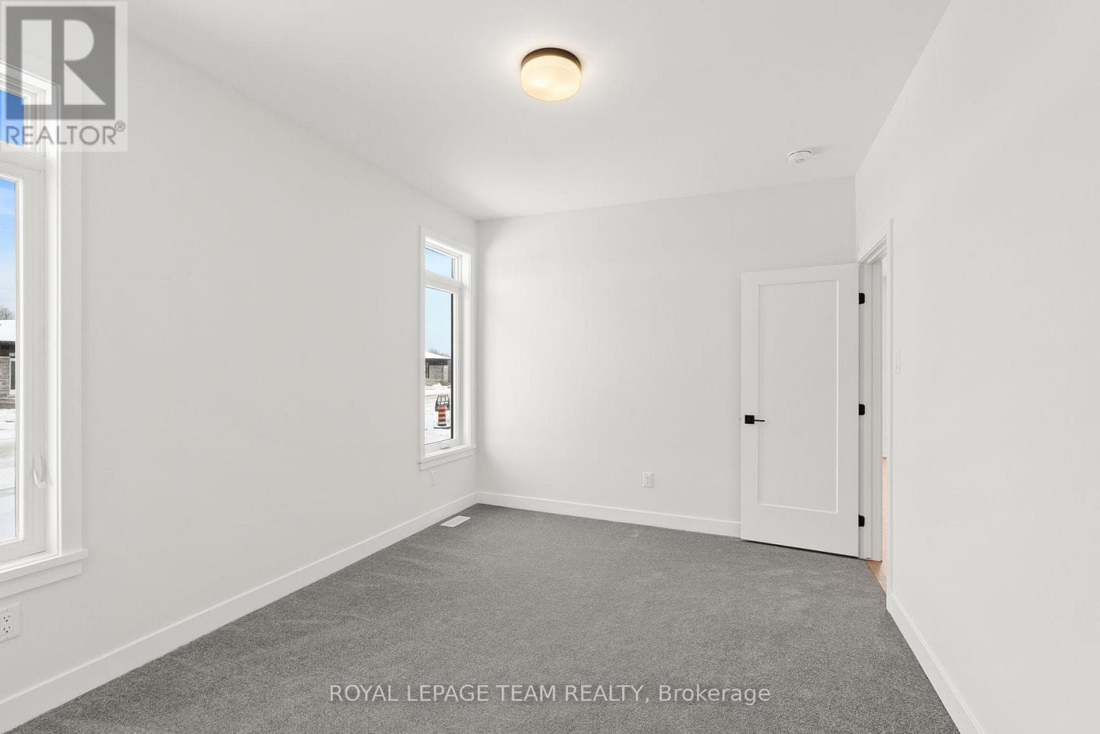 1057 MOORE STREET, Ottawa