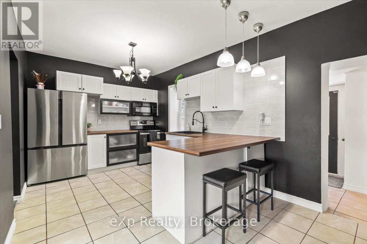 209 GARAFRAXA STREET S — photo 3