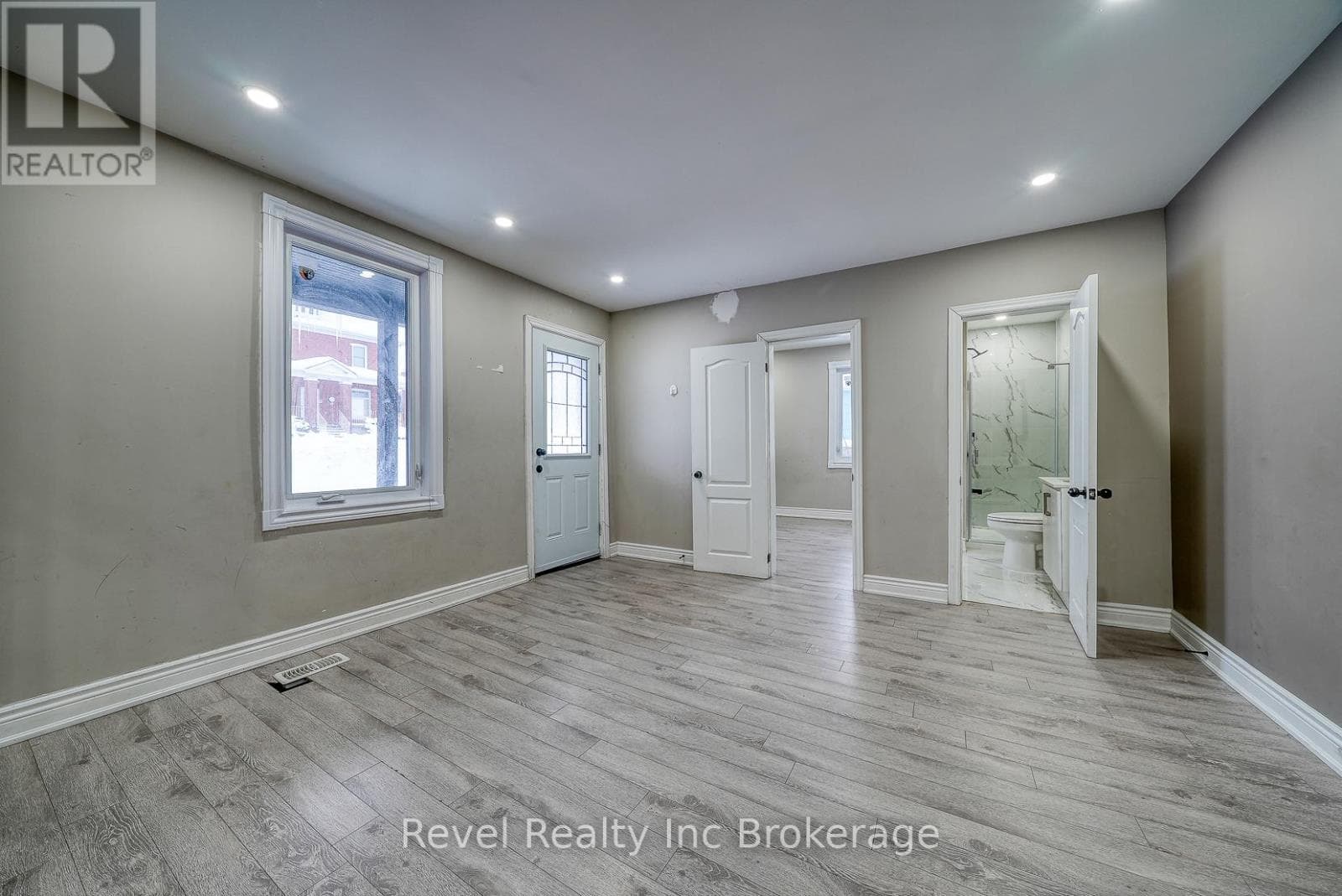 123 CHARLES STREET EAST — photo 4