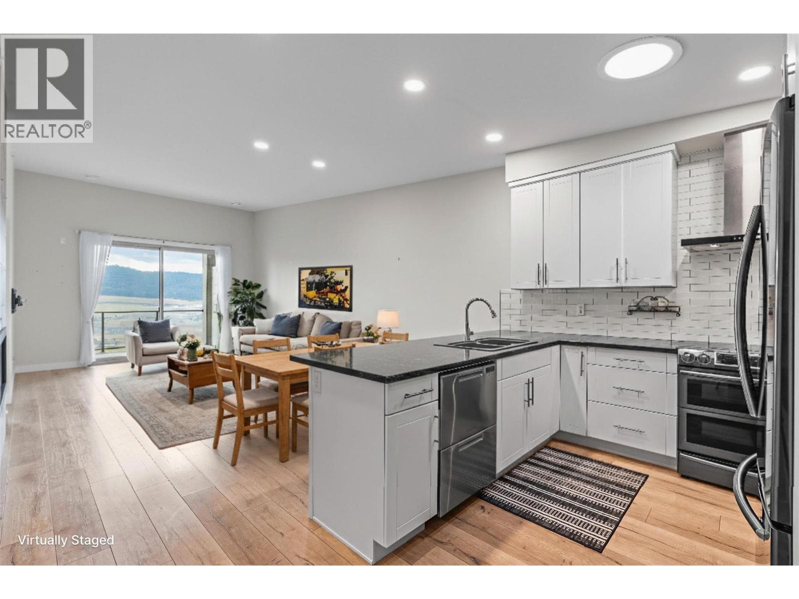 204 VINEYARD WAY — photo 3