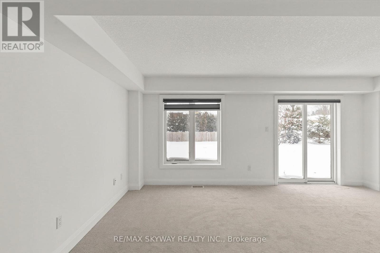 143 STONEBROOK WAY NE, Toronto — photo 2