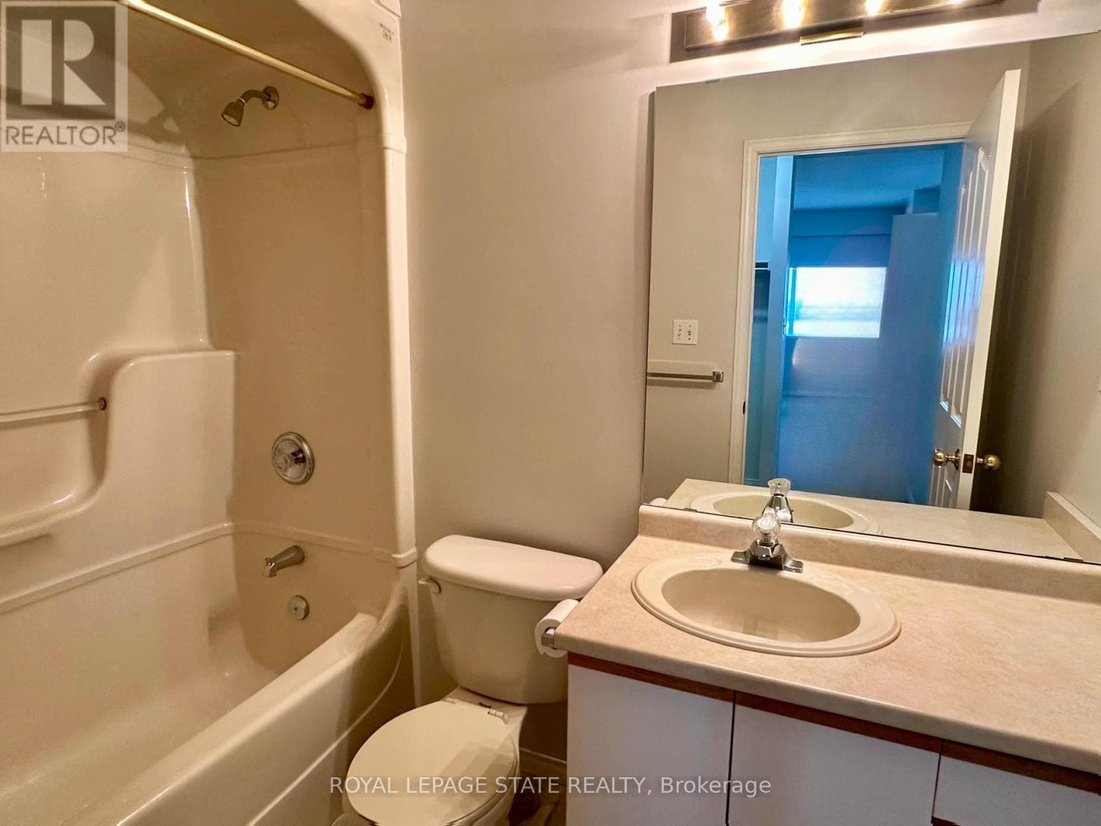 210 MAIN STREET UNIT 309, Toronto — photo 4