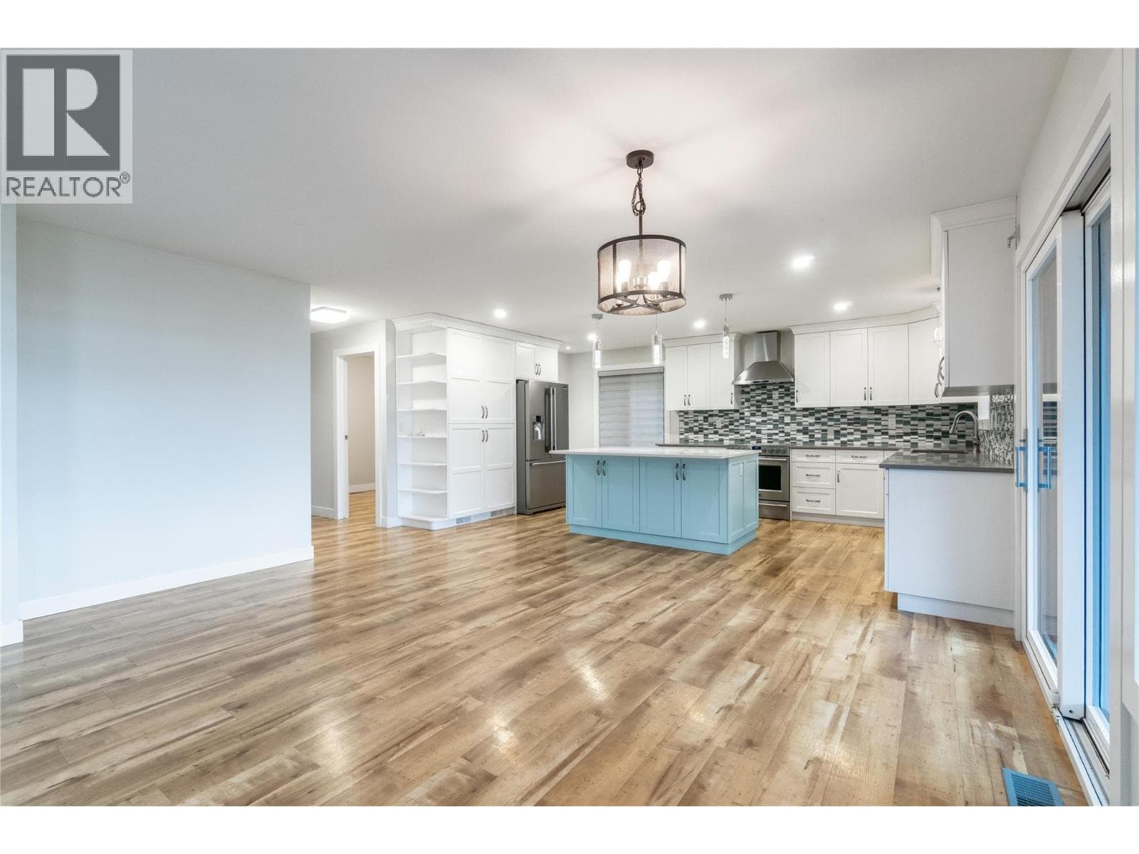401 97A Highway, Interior REALTORS® — photo 3