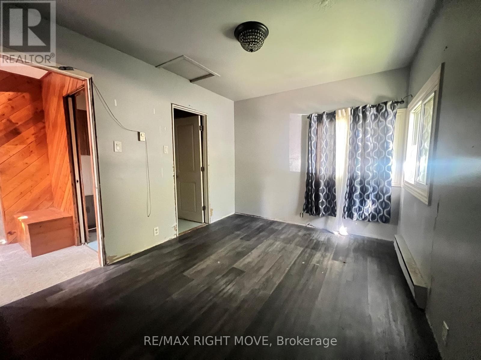 1052 4 SEASONS ROAD, Toronto — photo 5