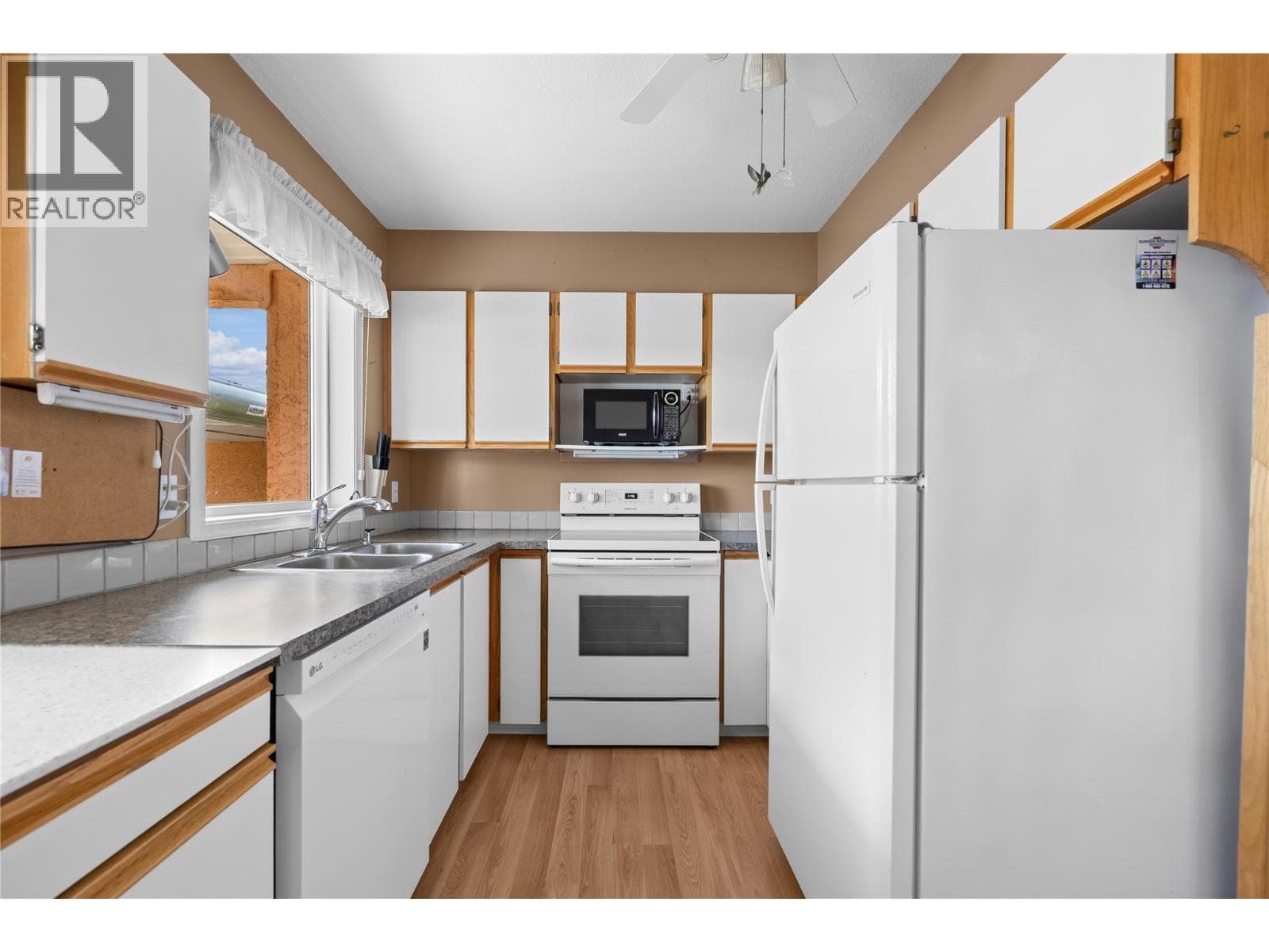 2433 Ingram Road Unit# 6, Interior REALTORS® — photo 4