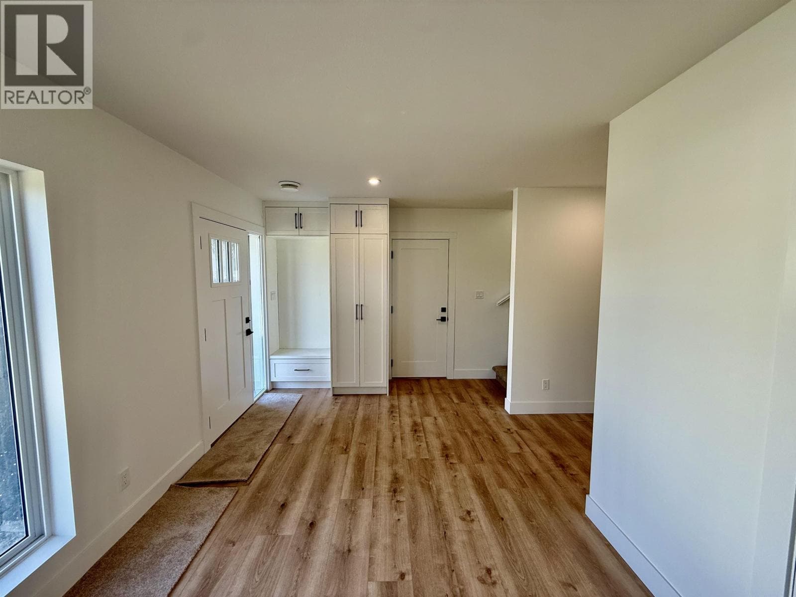 905 SPRUCE PLACE — photo 4