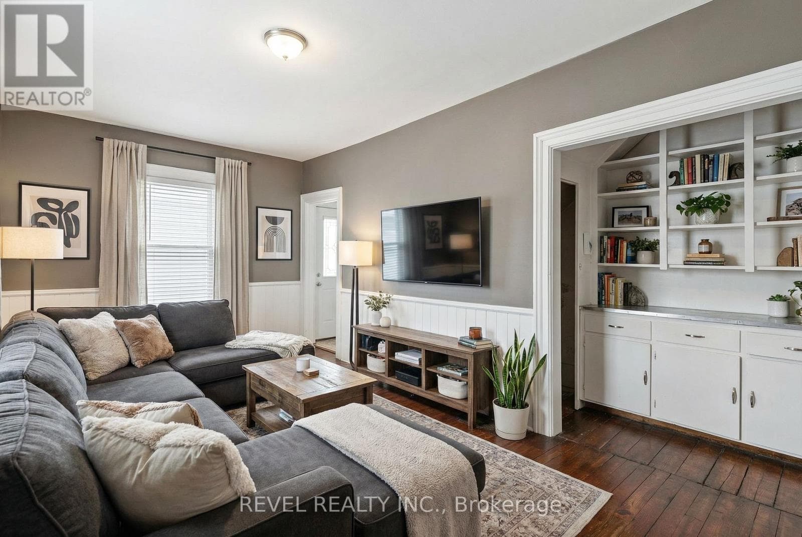 439 METCALF STREET, Central Lakes — photo 2