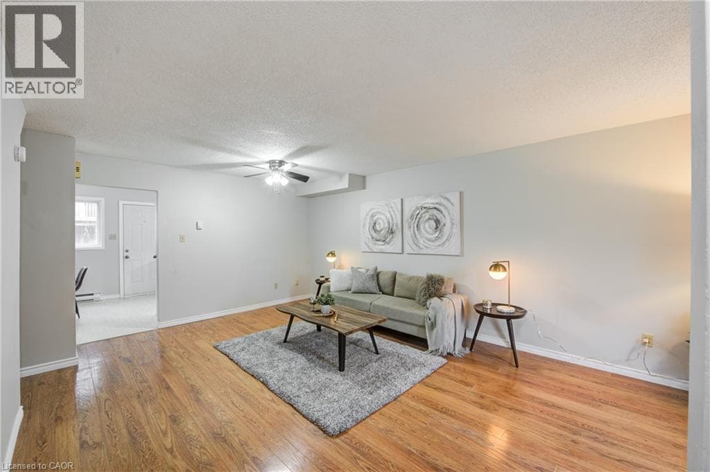 7 370 SPRINGBANK AVENUE NORTH — photo 4