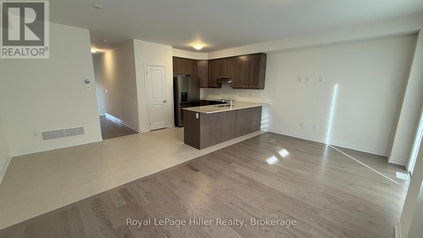 941 DOURO STREET — photo 4