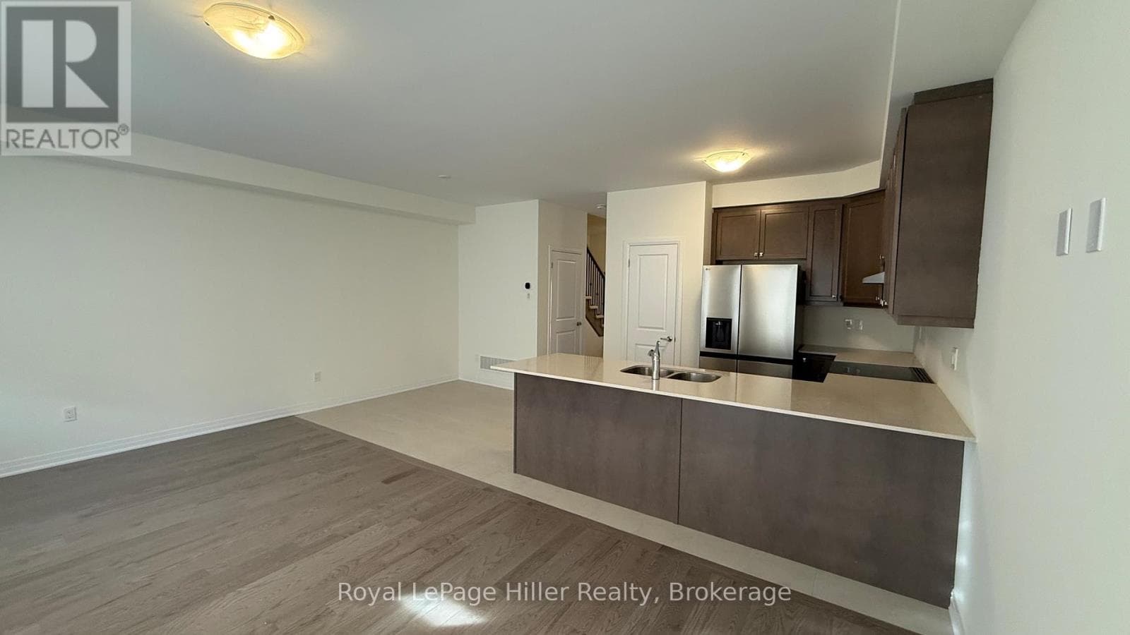 941 DOURO STREET — photo 5