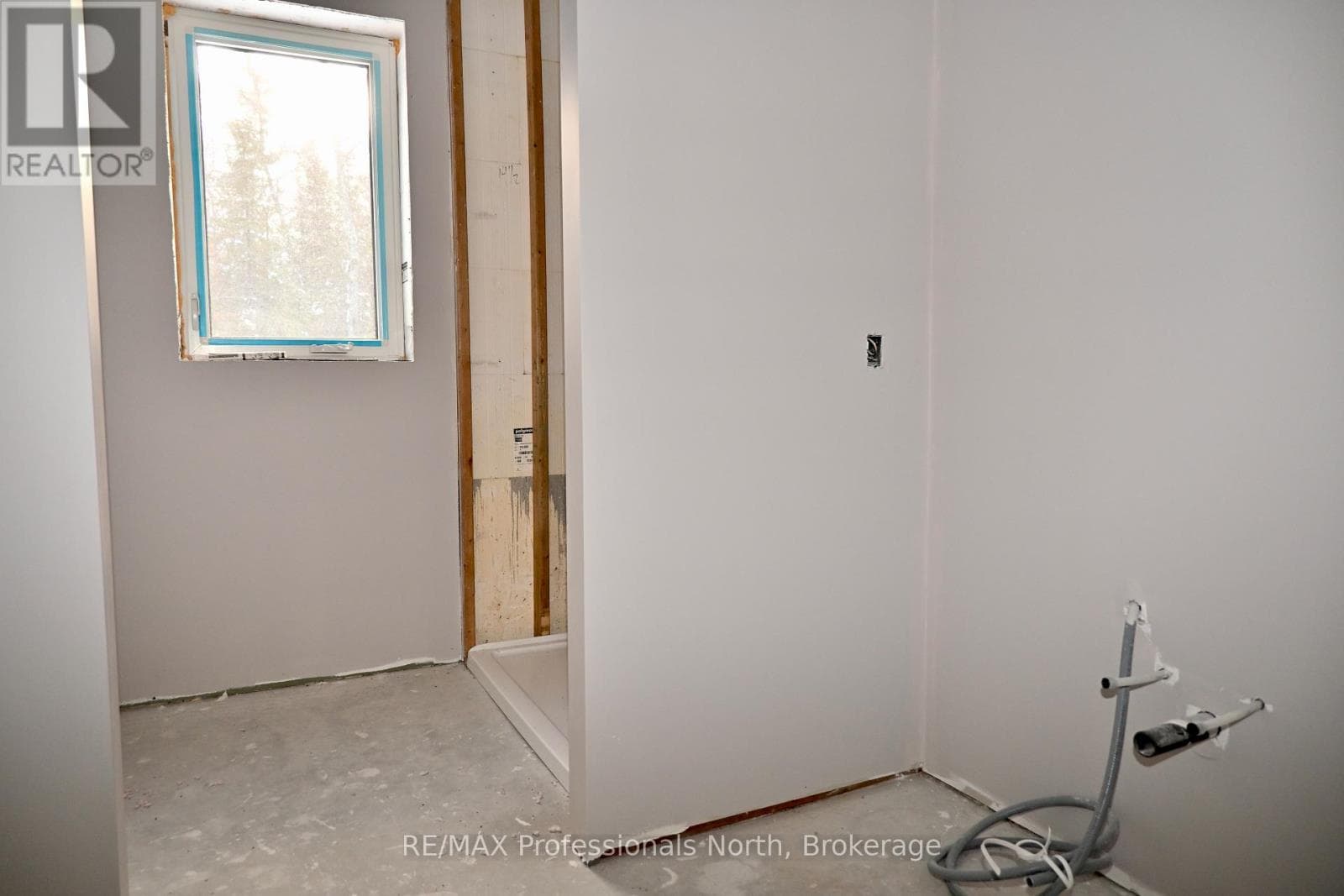 121 LOON LAKE ROAD, OnePoint — photo 2