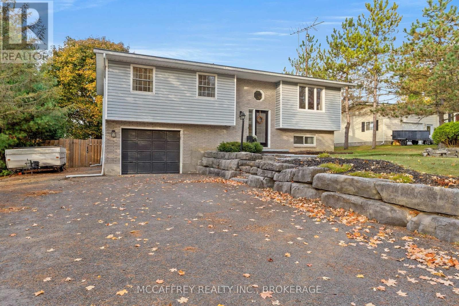 84 SOUTHWOOD CRESCENT, Kingston — photo 3