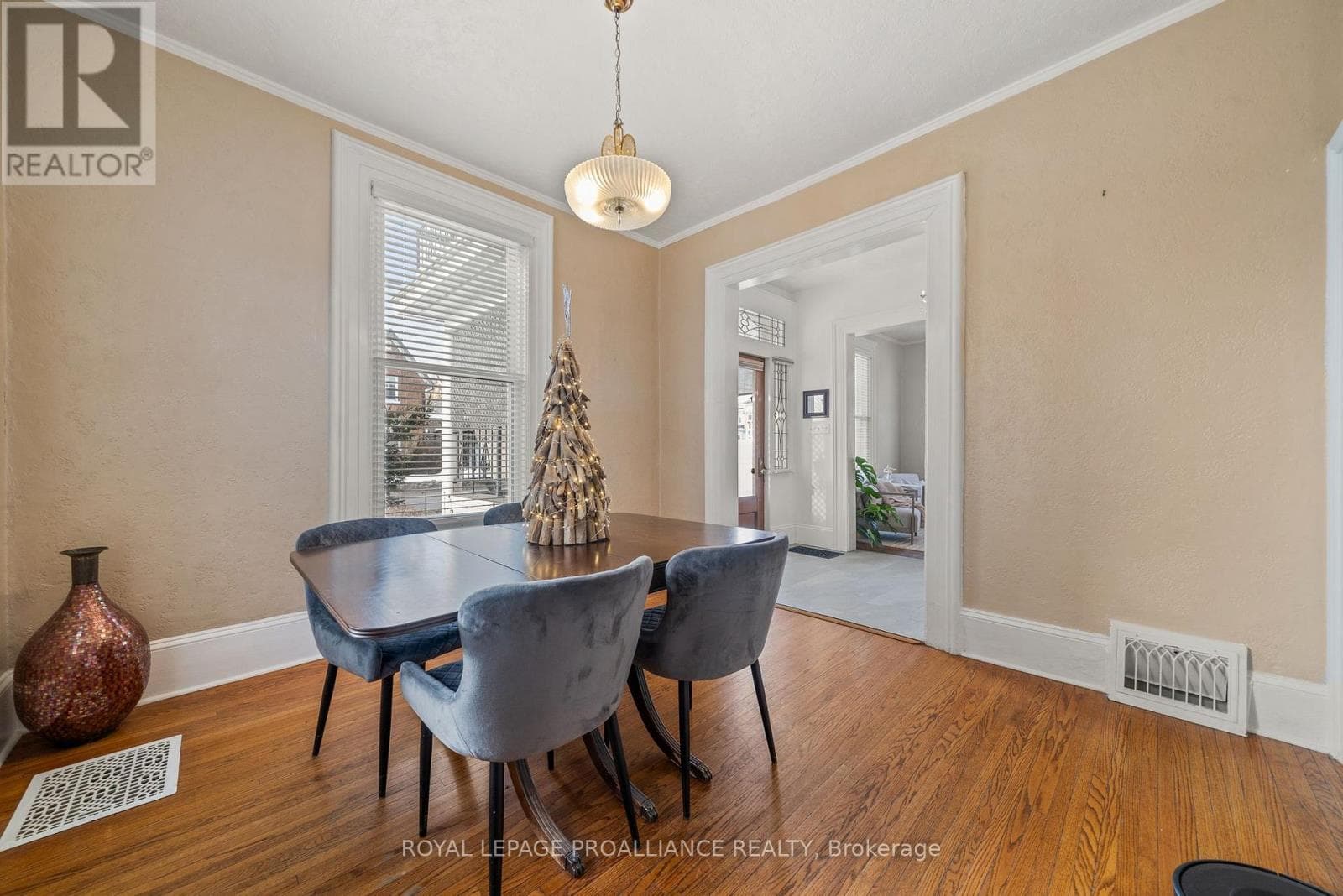 209 MALL STREET NORTH in 