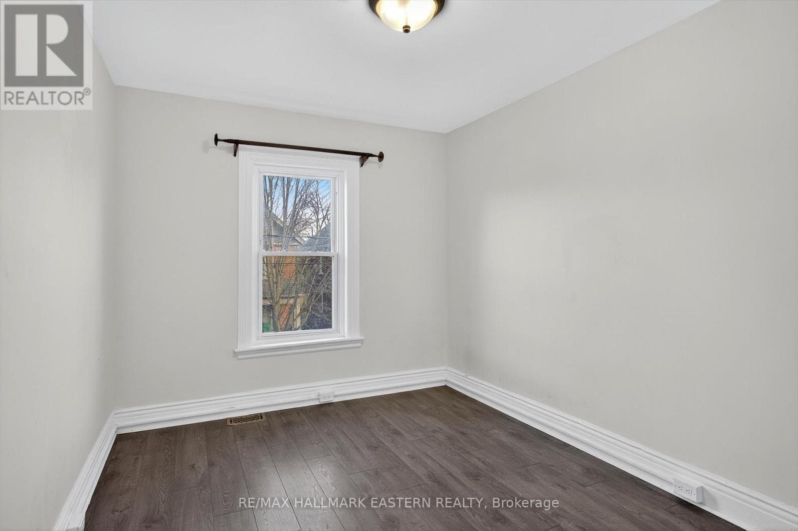 271 THOMAS STREET, Central Lakes — photo 5