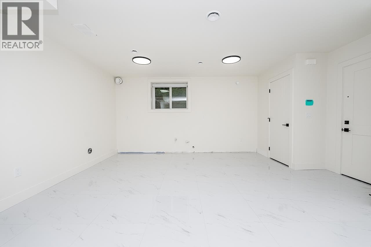 3 9935 SULLIVAN STREET, Greater Vancouver — photo 2