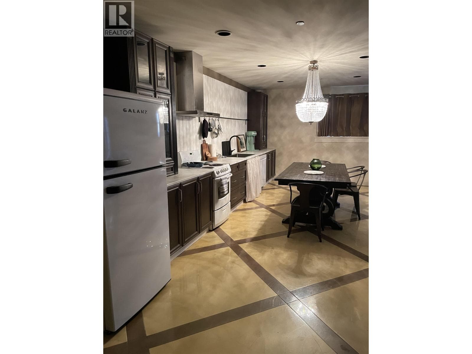 7589 CURTIS STREET, Greater Vancouver — photo 3
