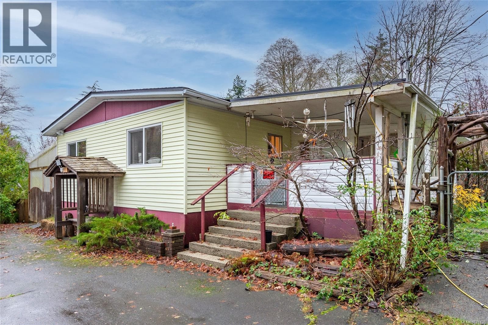 129 Seabreeze Dr N in 