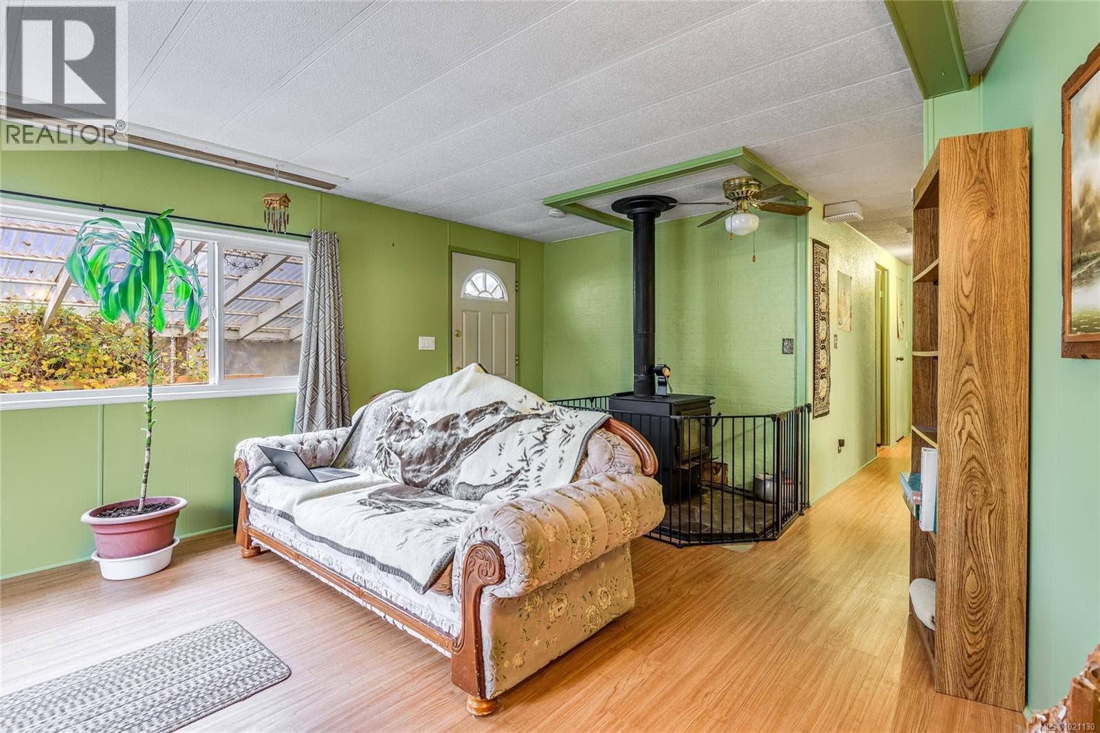 129 Seabreeze Dr N — photo 5
