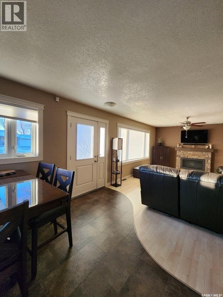 706 GREY AVENUE — photo 2