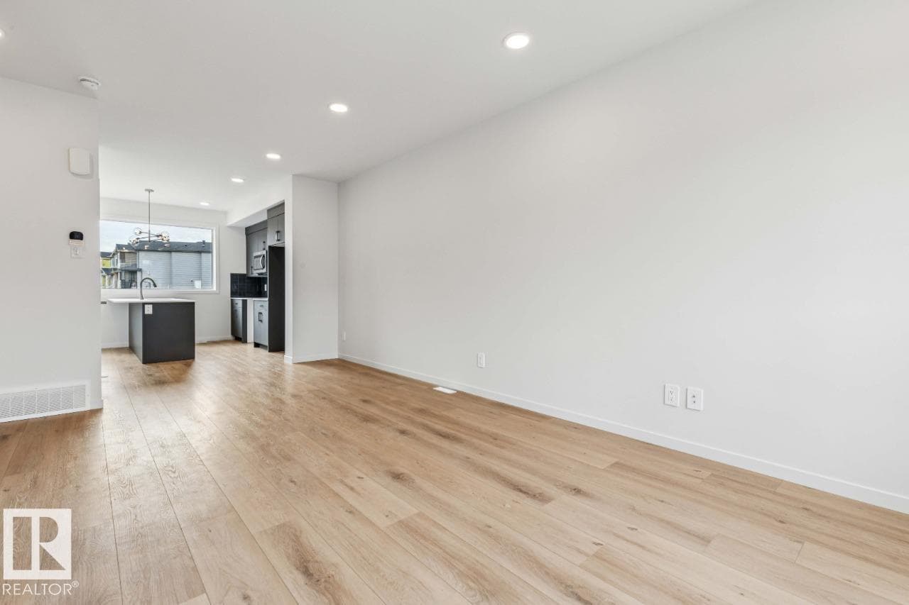 8128 228 ST NW, Edmonton — photo 3