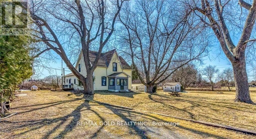 3590 LAKESHORE ROAD in 