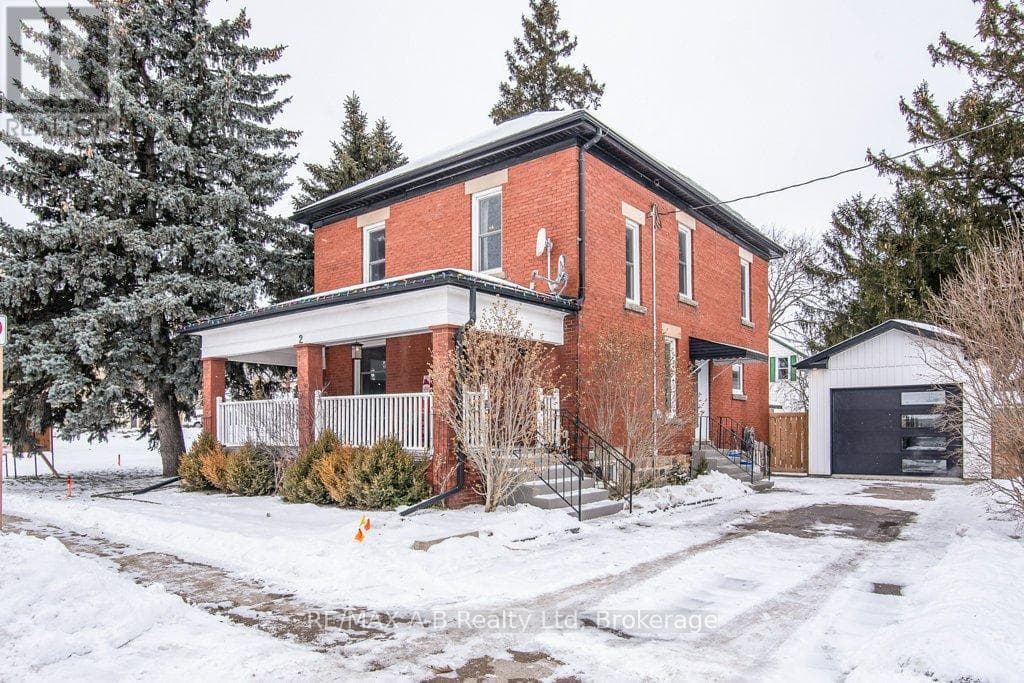 2 LOVEYS STREET EAST in 