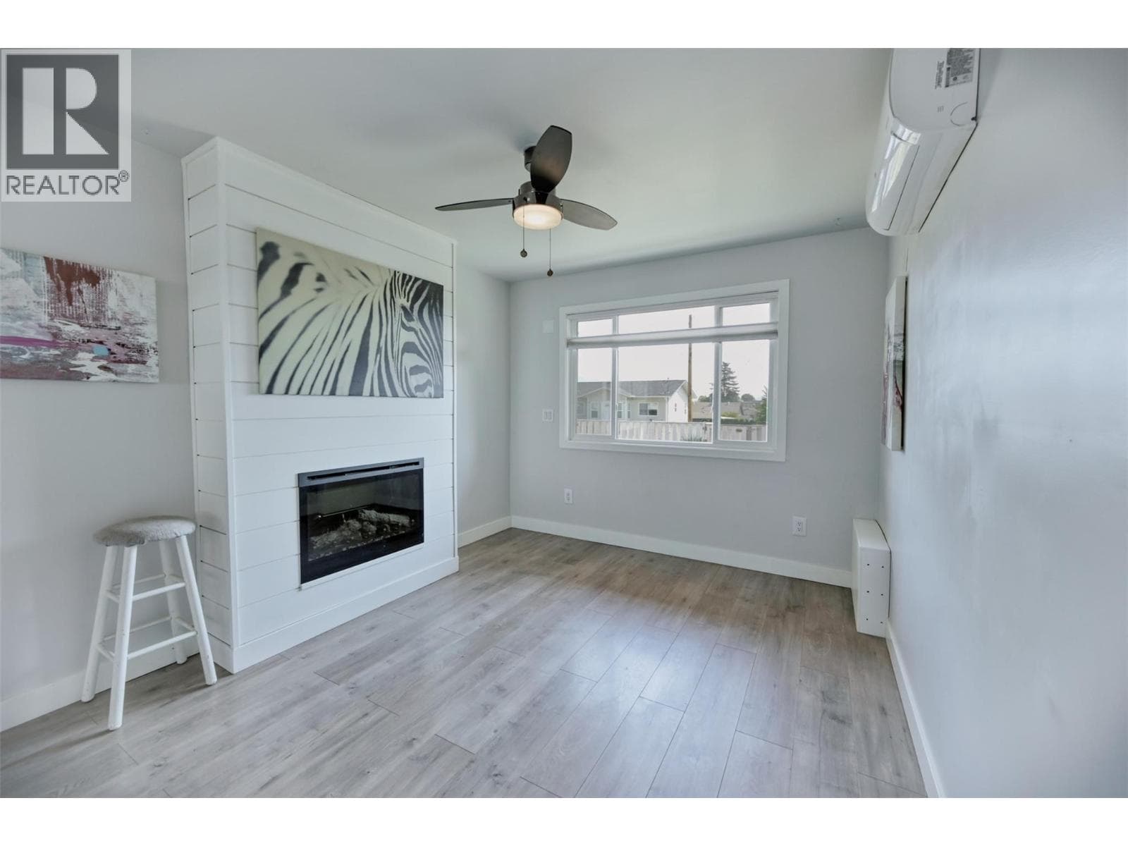 8708 74th Avenue, Interior REALTORS® — photo 5