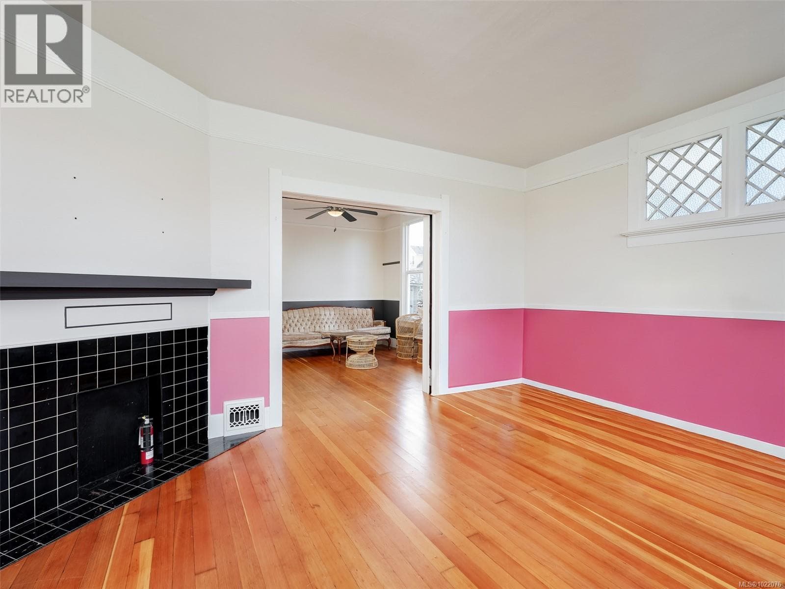 1029 QUEENS AVENUE, Victoria — photo 3