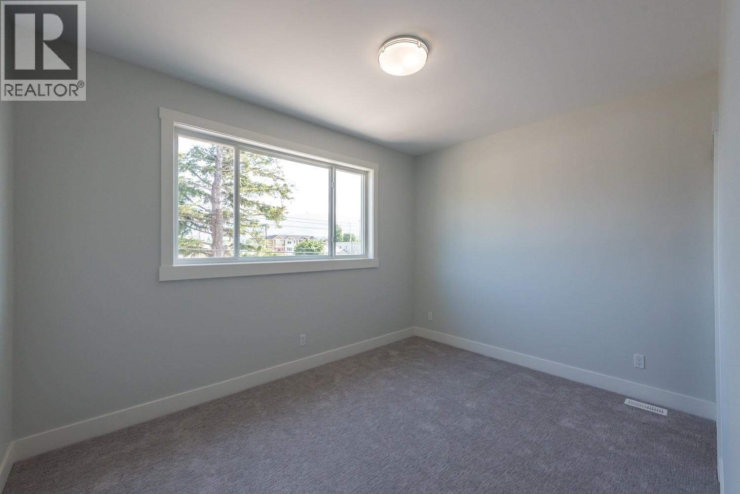 742 KAMLOOPS AVENUE UNIT 101, Interior REALTORS® — photo 4