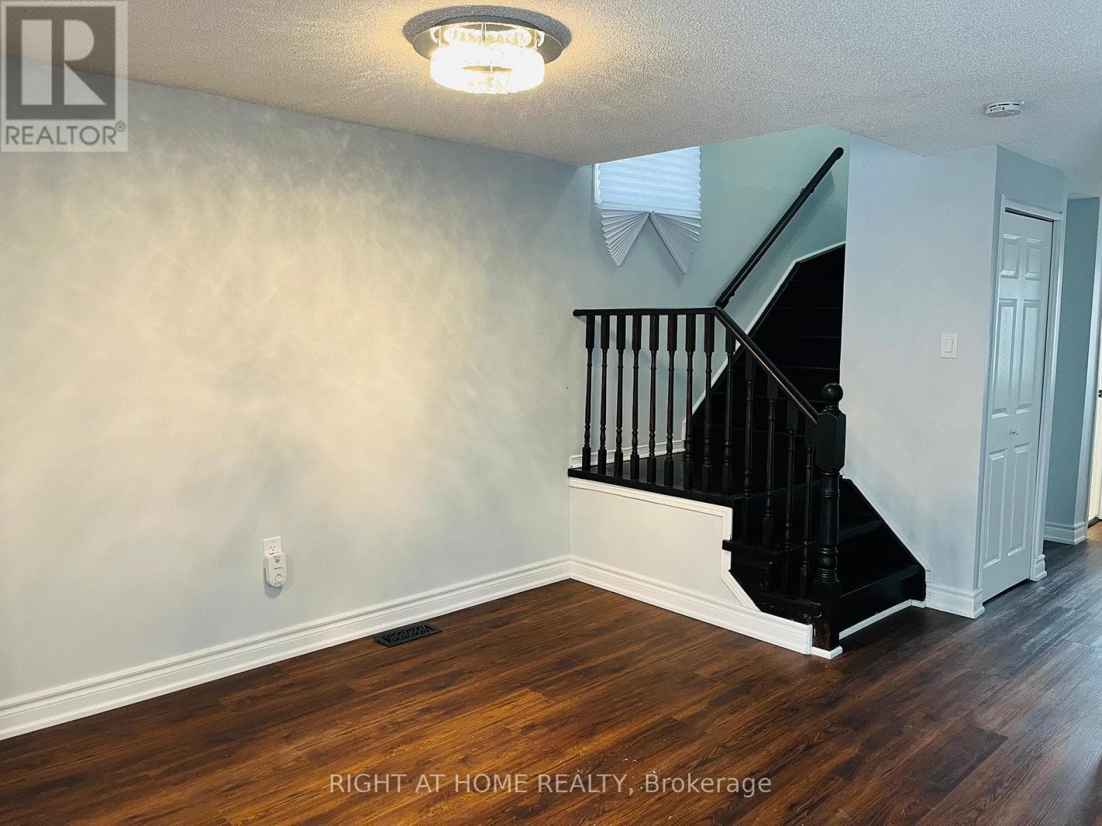 221 HICKLING TRAIL, Toronto — photo 3