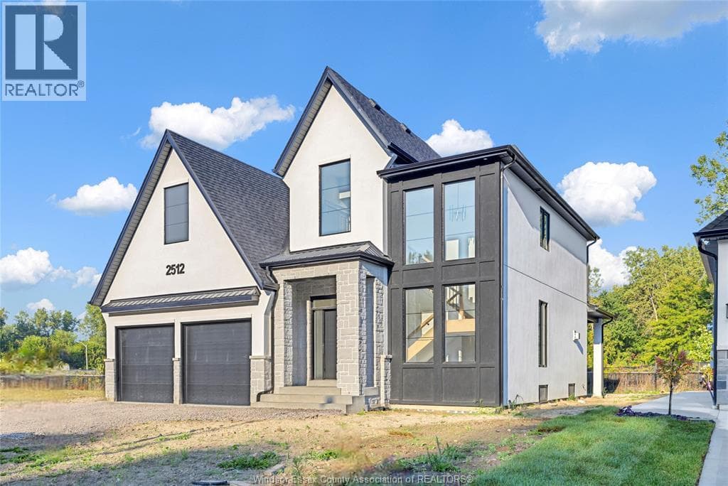 2516 MAYFAIR South in 