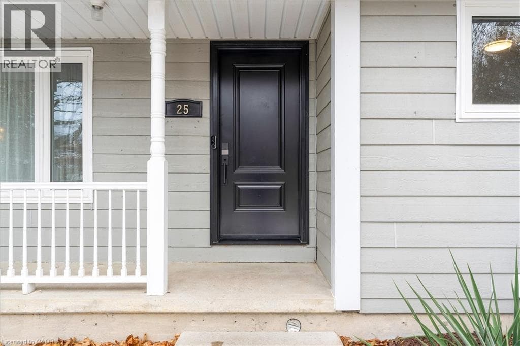 25 STEPHENS COURT — photo 2