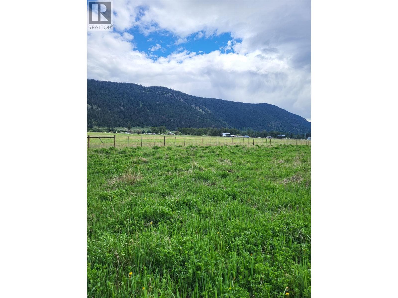 lot 5 Legal Whispering Pines Road, Interior REALTORS® — photo 2