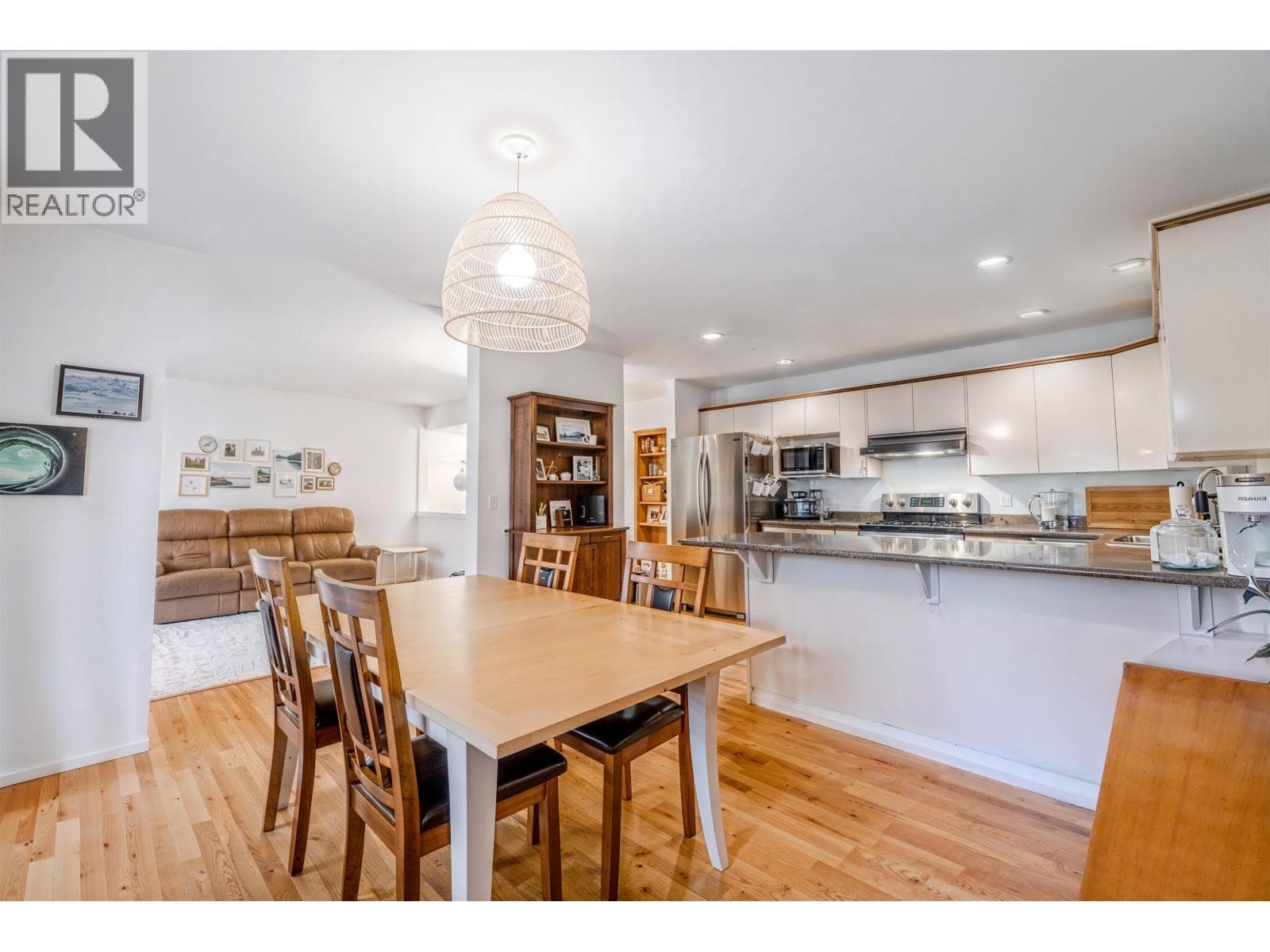 7 1158 CARMEL PLACE — photo 4