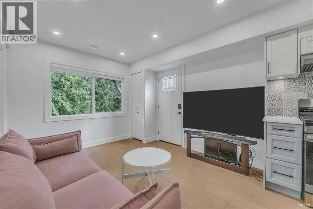 Basement 4648 WOODBURN ROAD, Greater Vancouver — photo 3