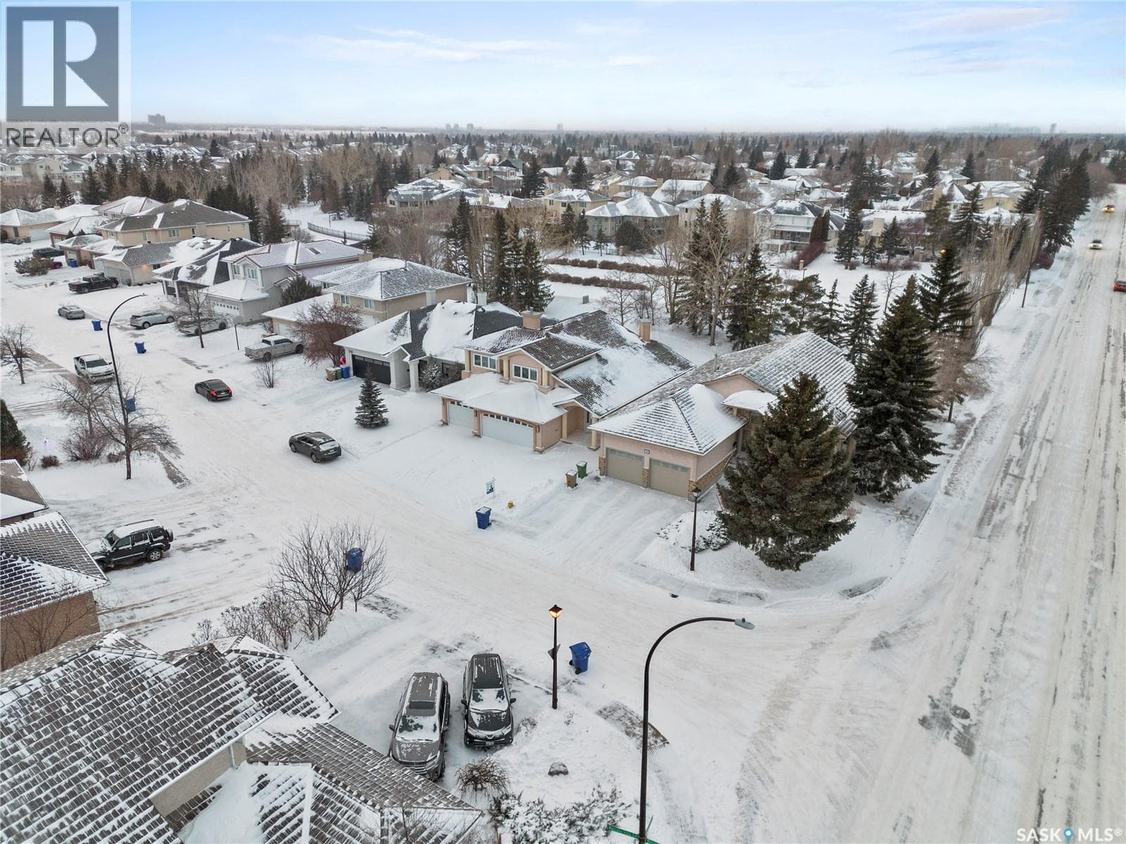 5006 WASCANA VISTA COURT, Saskatchewan — photo 2