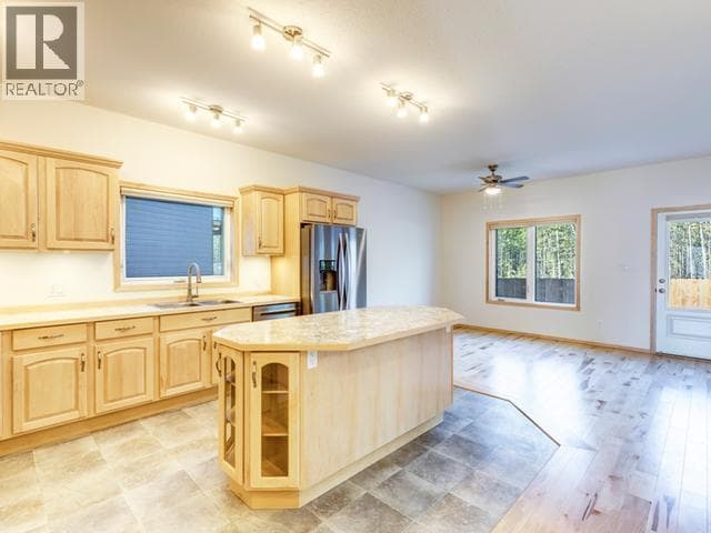 24 FLORA AVENUE, Yukon — photo 5