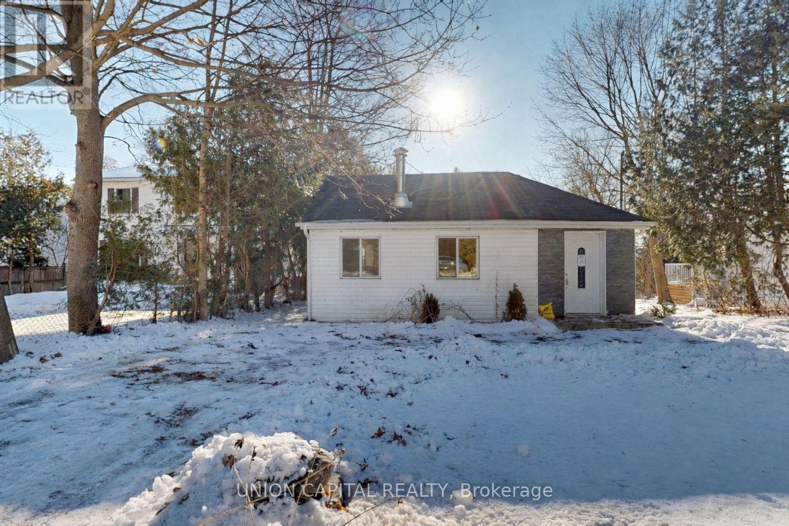27 CONNOR DRIVE in Ballantrae-Stouffville