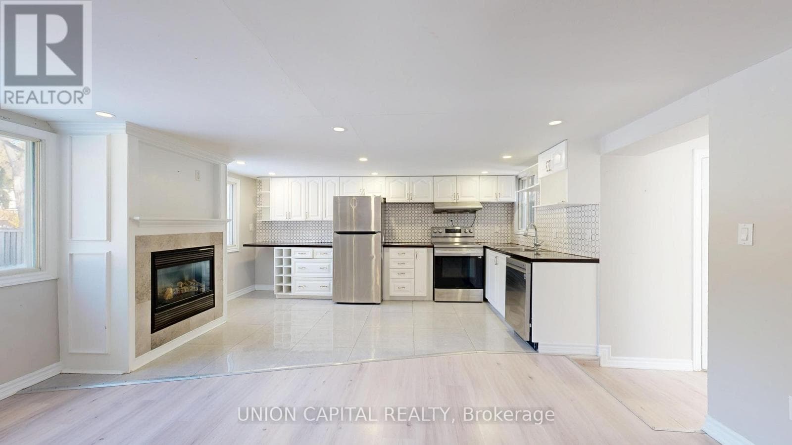27 CONNOR DRIVE, Toronto — photo 5