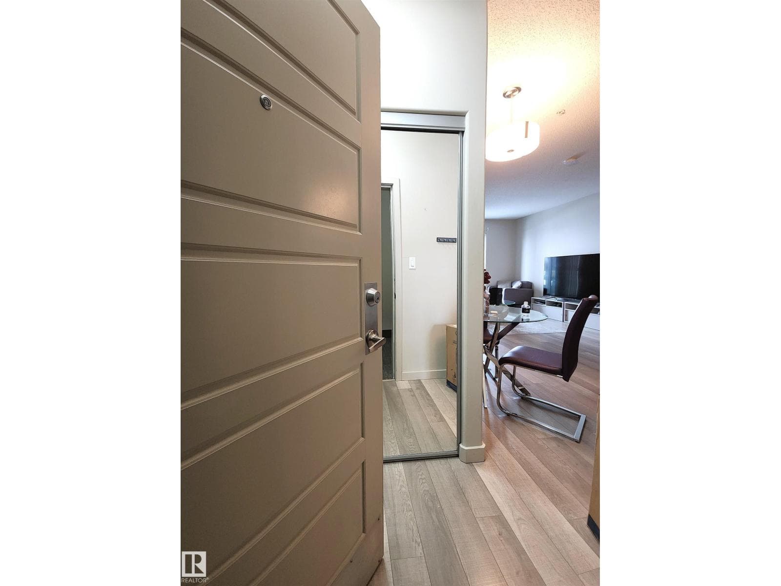 #403 1004 ROSENTHAL BV NW — photo 4