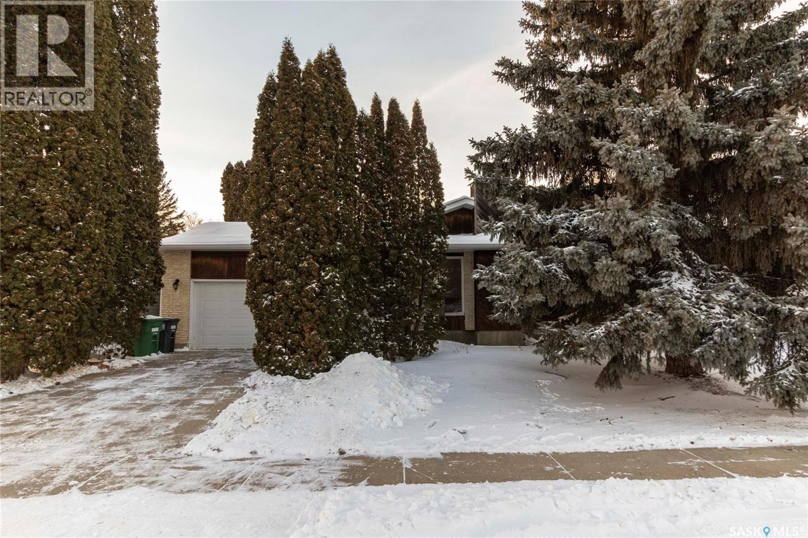 131 Tobin CRESCENT in Lawson Heights