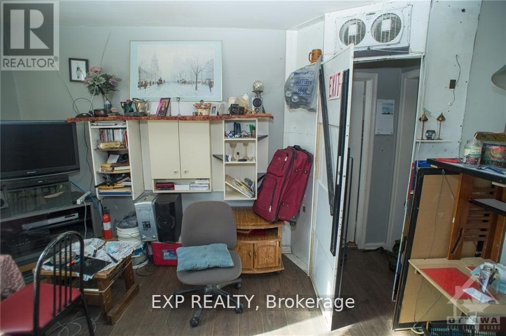 380 FISHER STREET — photo 5