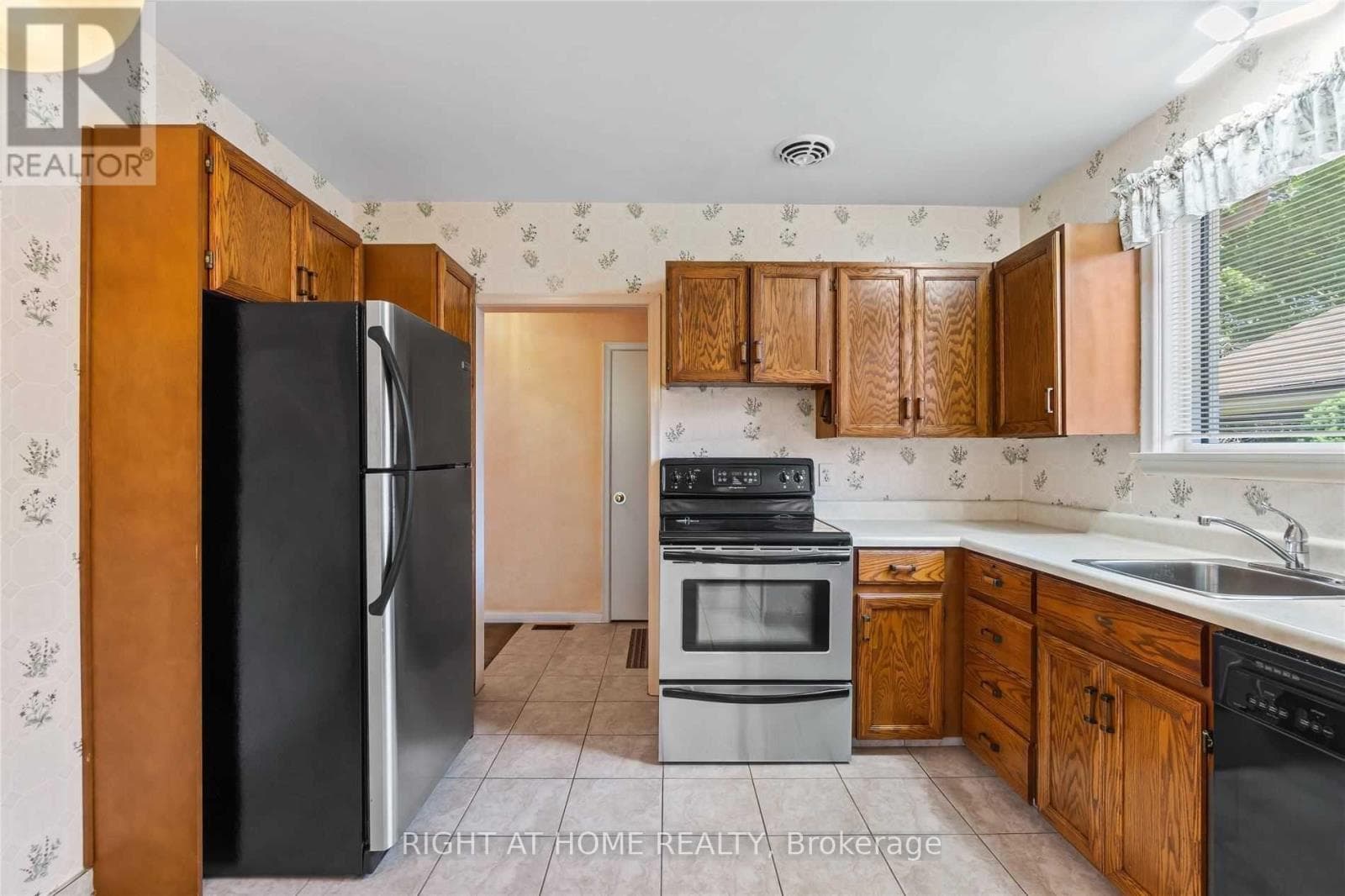 15 ARNPRIOR ROAD in Bendale South