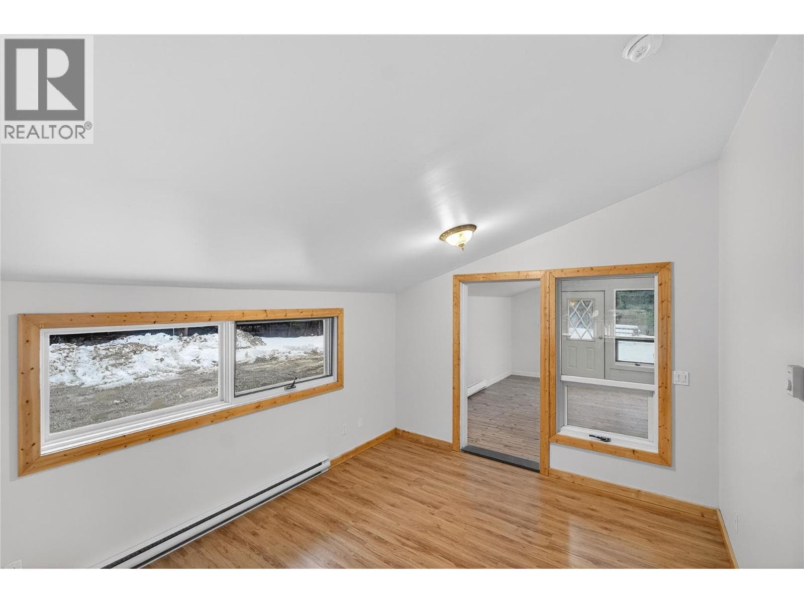 3277 LOSCHINSKI ROAD, Interior REALTORS® — photo 4