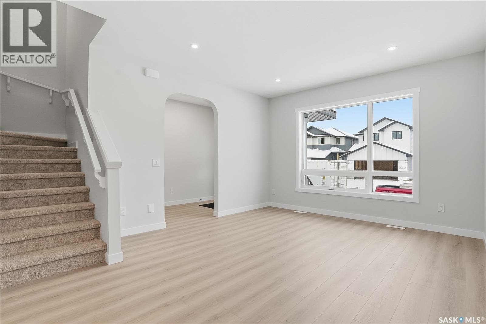 226 Leskiw LANE — photo 4