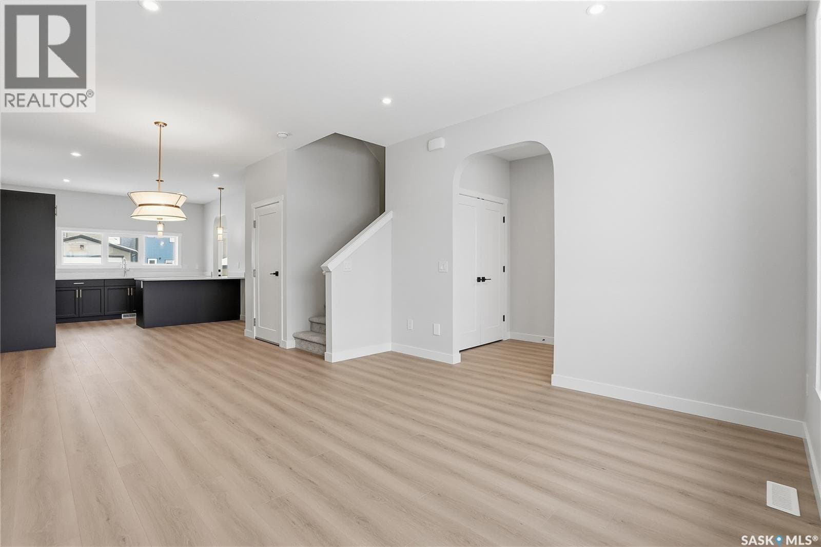 226 Leskiw LANE — photo 5