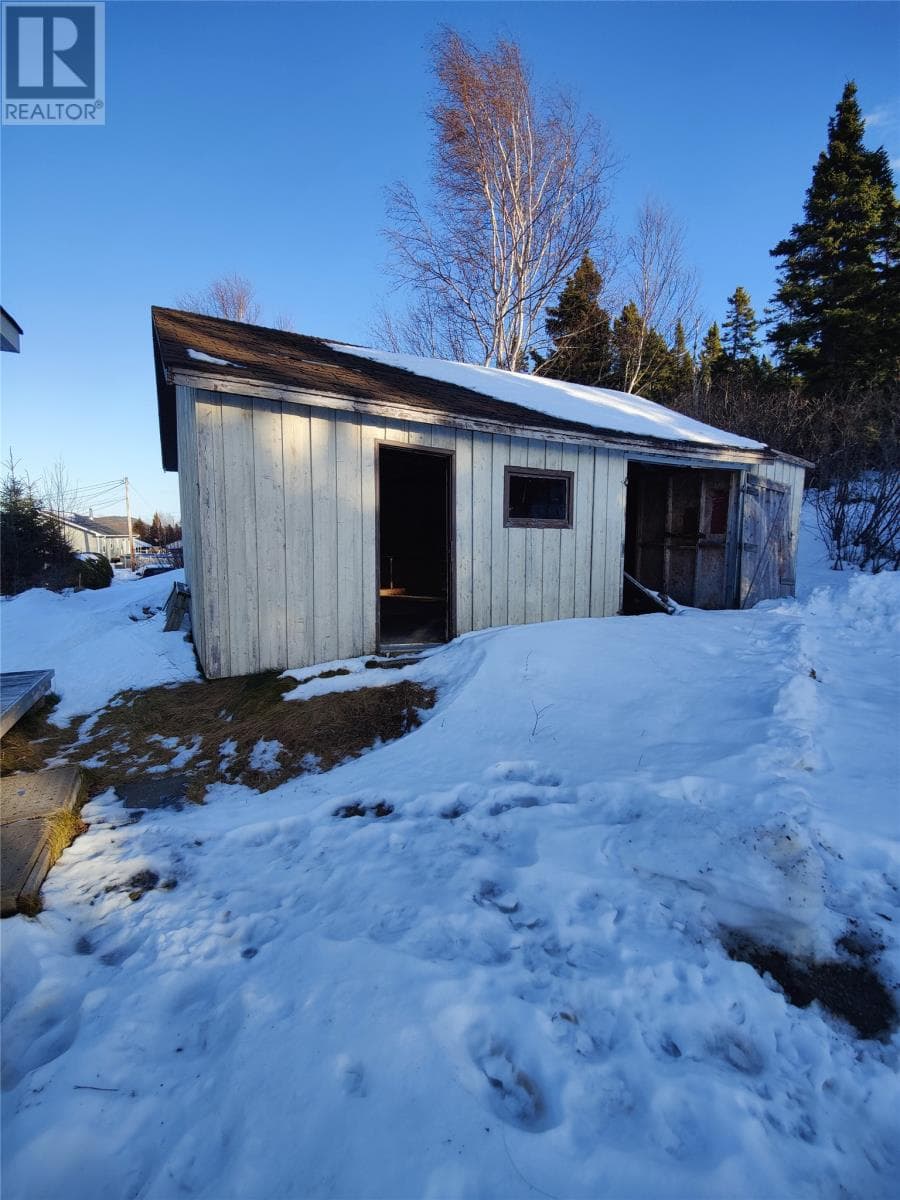 116B Riverside East Street — photo 3